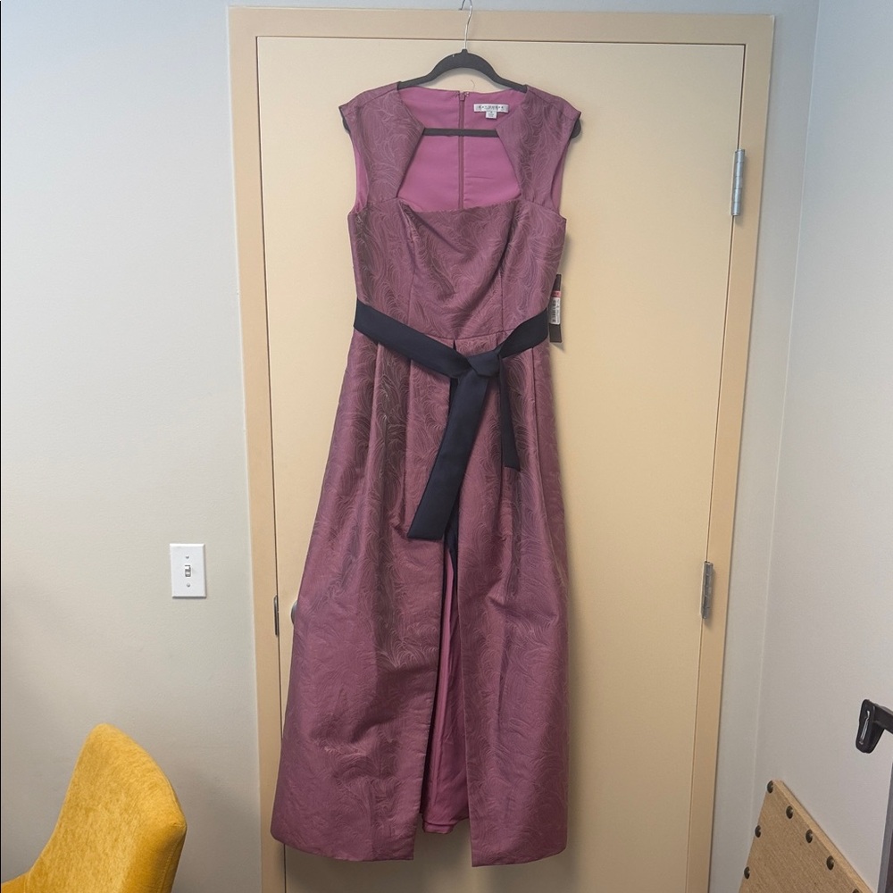 Elegant Mauve Sleeveless Textured Dress with Navy Blue Attached Pants and Belt